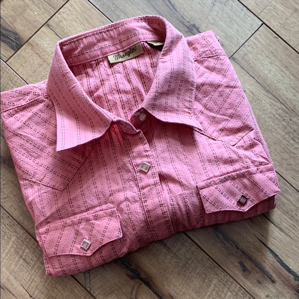 Wrangler Pink Button Down Shirt with Dress Shirt Collar